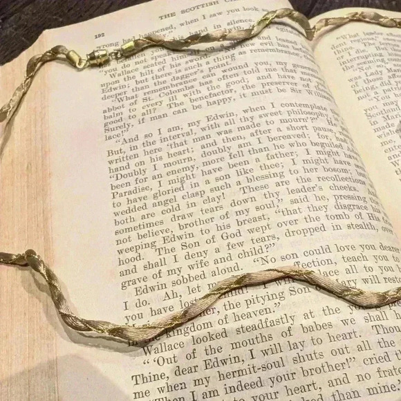 Vintage gold and red necklace - Picture 6 of 8